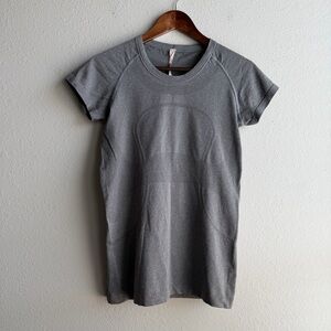 Lululemon Women’s Size 8 Gray Swiftly Tech Short Sleeve Top Shirt Workout Gym